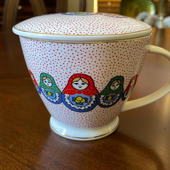 Grace fine ceramic Russian Matryoshka pattern tea Cup & lid - Picture 2 of 7